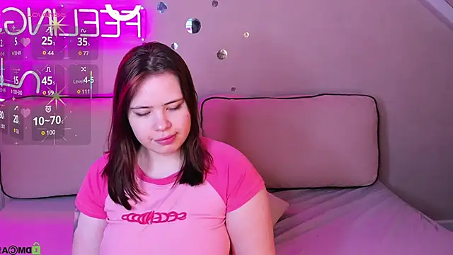 Snapshot of EricaElliott chatting on December 4, 8:45 am EricaElliott online show from December 4, 8:45 am