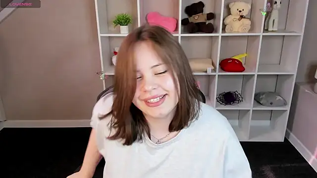 EricaElliott online show from May 6, 9:47 am