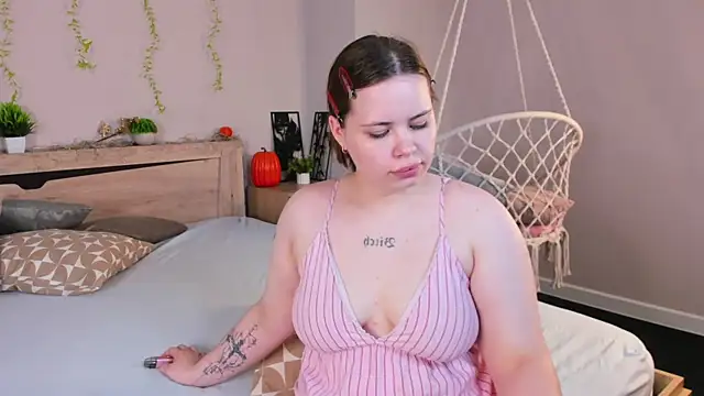 EricaElliott online show from June 27, 10:20 am