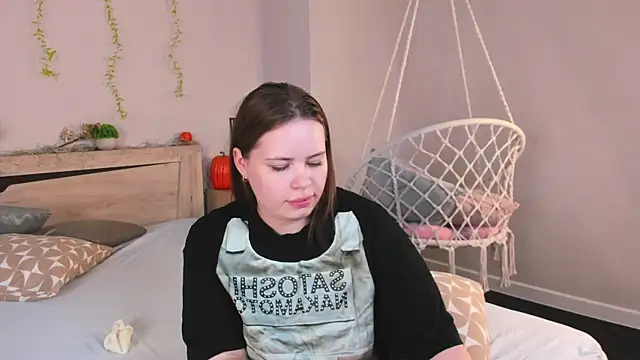 EricaElliott online show from June 27, 1:06 pm