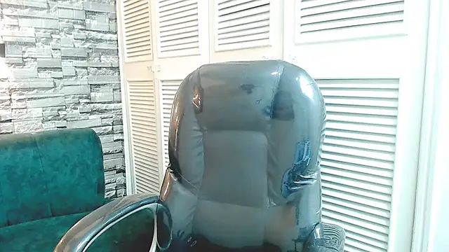 Warning Boy online show from December 29, 9:52 pm