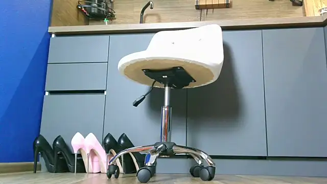 Snapshot of Jennifer_Braun chatting on March 12, 1:40 pm Jennifer Braun online show from March 12, 1:40 pm