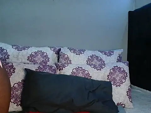 Snapshot of xxSexyTalia28 chatting on December 15, 7:51 pm xxSexyTalia28 online show from December 15, 7:51 pm