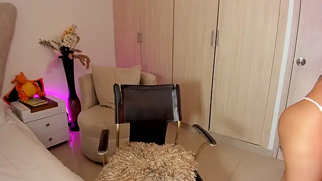 rachaeldeckard   online show from October 12, 3:05 am