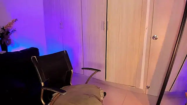 rachaeldeckard   online show from November 20, 3:18 am