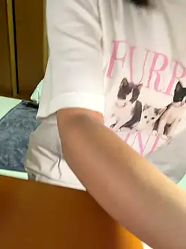 Snapshot of berberson chatting on October 24, 8:33 am berberson online show from October 24, 8:33 am