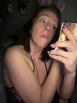 AlessasRoom online show from April 5, 7:05 am