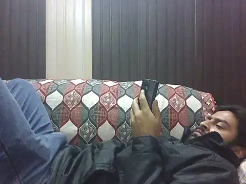 indihotguy online show from December 4, 12:36 pm