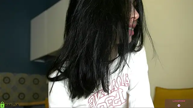 LittleOriana online show from June 3, 4:59 am