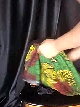 Snapshot of Queen-BD chatting on February 4, 11:38 am Queen-BD online show from February 4, 11:38 am