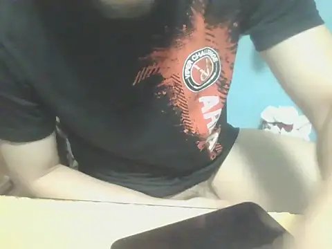 Snapshot of yj199510 chatting on March 29, 12:27 pm yj199510 online show from March 29, 12:27 pm