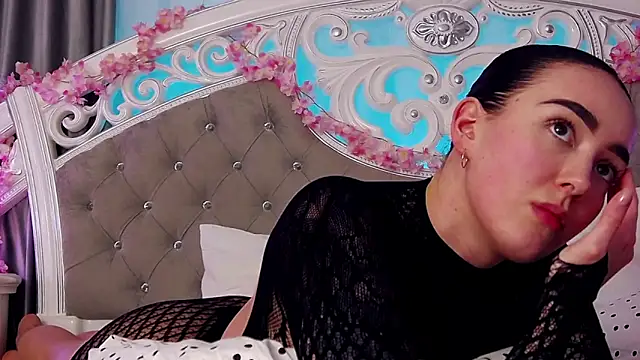 KimKhallifa online show from February 28, 2:29 pm