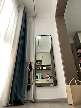 Caicai-a online show from April 3, 8:45 am