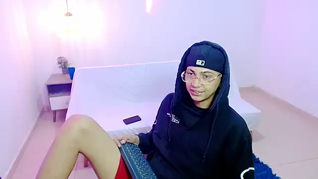 Br4ndxpimm online show from June 1, 5:14 pm