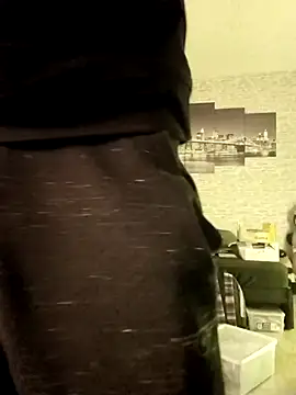 Snapshot of HalloMarcy chatting on March 11, 11:01 am HalloMarcy online show from March 11, 11:01 am