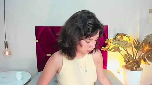 LuciaFerrero online show from October 7, 12:52 am