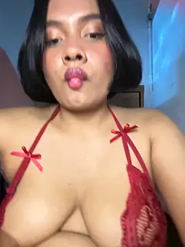 Snapshot of Ninabrunette18 chatting on October 26, 2:06 am Ninabrunette18 online show from October 26, 2:06 am