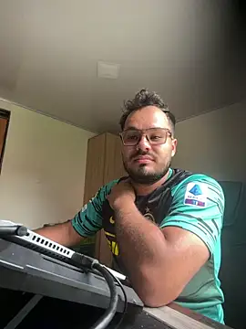 EMILIOHOT online show from April 27, 7:01 pm