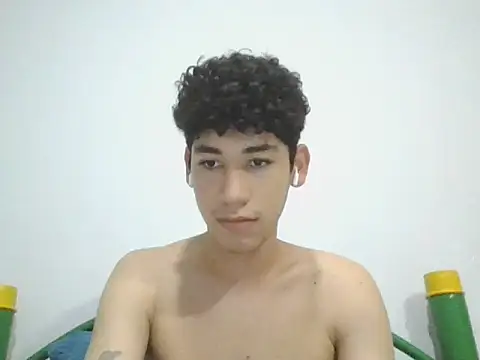 Snapshot of leo_teen chatting on January 26, 8:45 pm leo teen online show from January 26, 8:45 pm