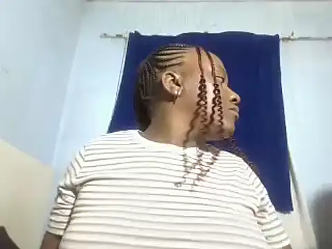 ThamiXX online show from March 16, 3:50 pm