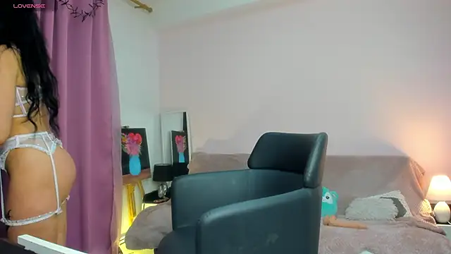 Snapshot of LexyBrianna chatting on January 3, 10:29 pm LexyBrianna online show from January 3, 10:29 pm