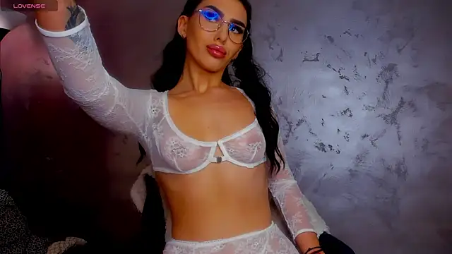Snapshot of LexyBrianna chatting on January 26, 7:53 am LexyBrianna online show from January 26, 7:53 am