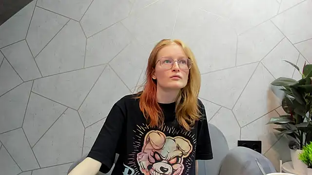 Snapshot of ElizabethHarpper chatting on February 13, 8:17 am ElizabethHarpper online show from February 13, 8:17 am