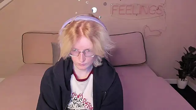 ElizabethHarpper online show from September 10, 1:05 am