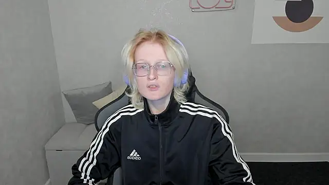 Snapshot of ElizabethHarpper chatting on September 11, 1:06 am ElizabethHarpper online show from September 11, 1:06 am