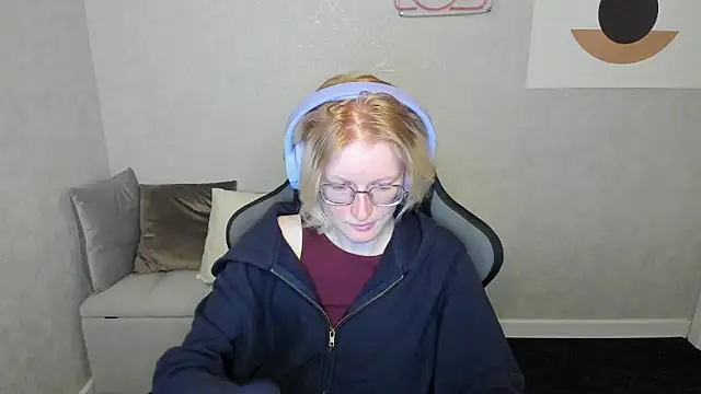 Snapshot of ElizabethHarpper chatting on September 24, 1:09 am ElizabethHarpper online show from September 24, 1:09 am