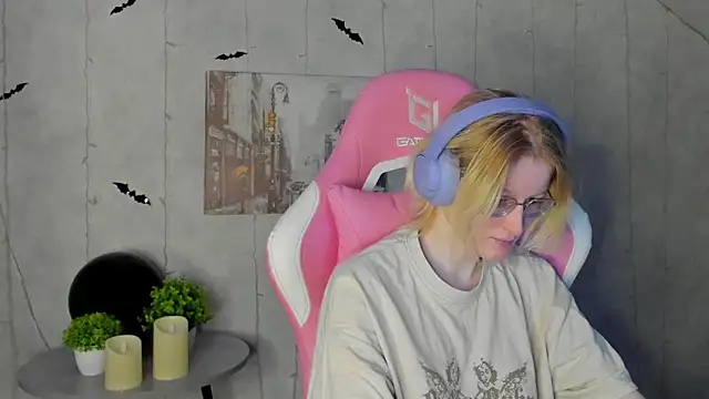 ElizabethHarpper online show from November 5, 1:27 am