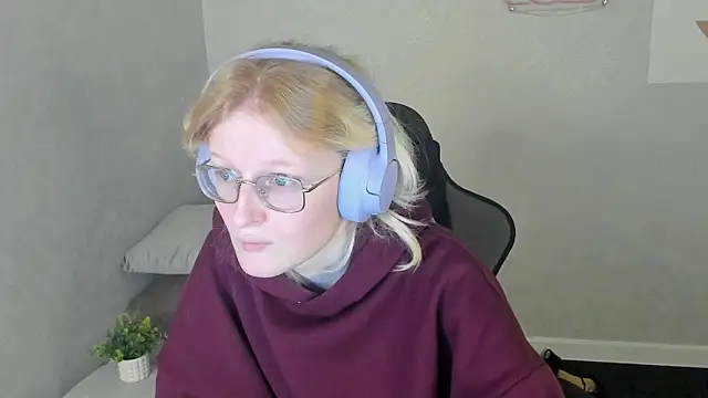 ElizabethHarpper online show from November 14, 1:04 am