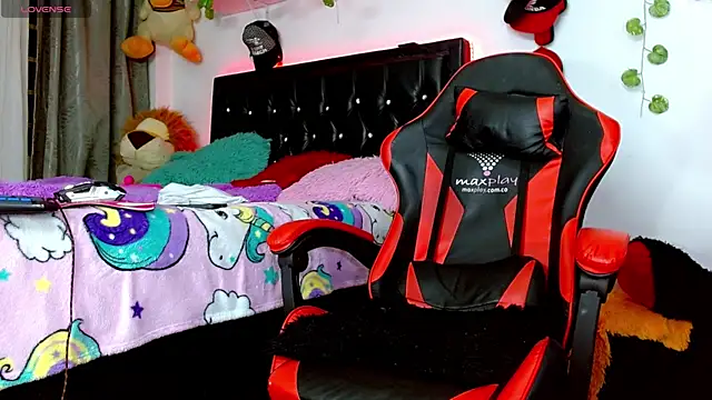 Snapshot of Alextwink chatting on January 12, 8:36 pm Alextwink online show from January 12, 8:36 pm