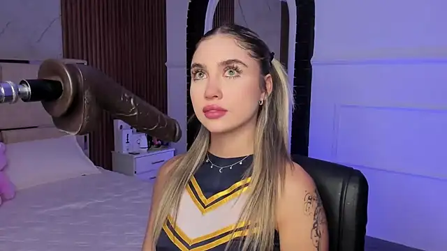 EmiilyHendriixx online show from February 12, 9:11 pm