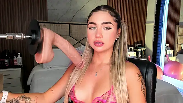 EmiilyHendriixx online show from September 22, 8:33 pm