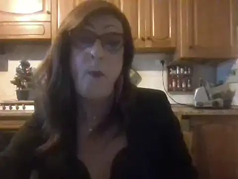 Snapshot of Tiabet chatting on December 18, 8:48 pm Tiabet online show from December 18, 8:48 pm