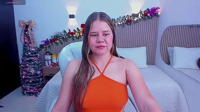 Snapshot of Annie_kurt_ chatting on December 13, 8:14 pm Annie kurt online show from December 13, 8:14 pm