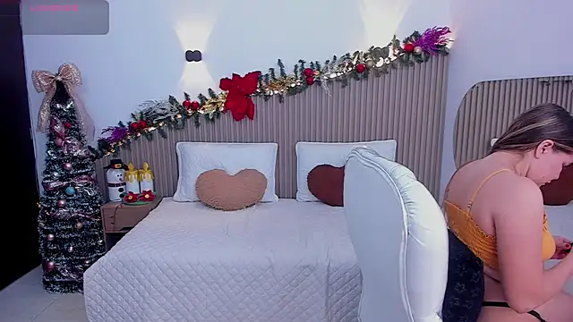 Snapshot of Annie_kurt_ chatting on December 22, 9:23 pm Annie kurt online show from December 22, 9:23 pm