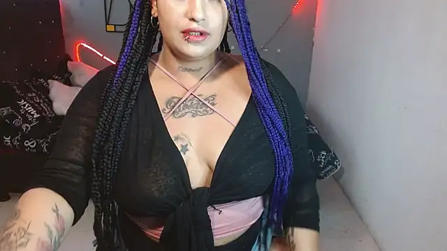 Snapshot of brittanysexhot chatting on January 15, 8:48 pm brittanysexhot online show from January 15, 8:48 pm