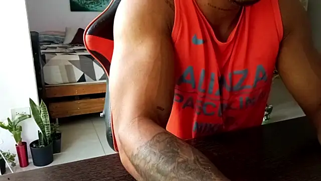 Snapshot of Adam_Valenciia chatting on July 21, 2:19 pm Adam Valenciia online show from July 21, 2:19 pm