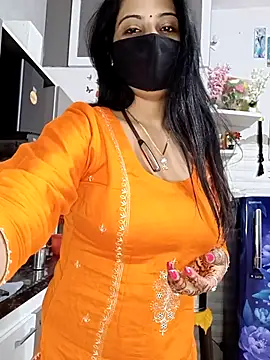 Snapshot of Best-Couple chatting on February 17, 3:58 am Best-Couple online show from February 17, 3:58 am