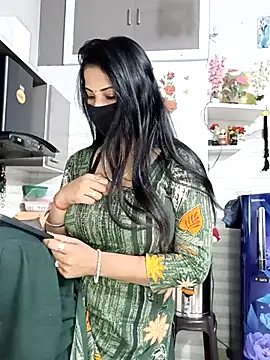 Snapshot of Best-Couple chatting on March 2, 3:41 am Best-Couple online show from March 2, 3:41 am