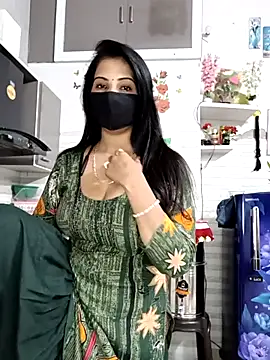 Snapshot of Best-Couple chatting on March 2, 5:19 am Best-Couple online show from March 2, 5:19 am