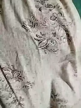 Snapshot of Pikusingham chatting on February 22, 8:18 pm Pikusingham online show from February 22, 8:18 pm