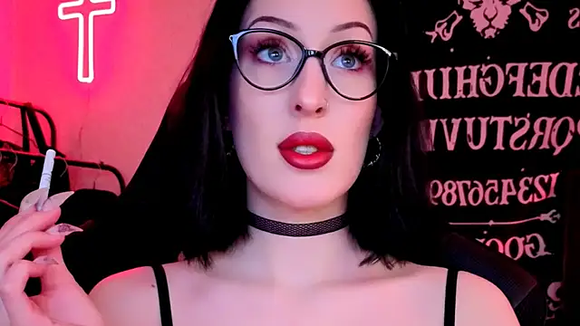 Miss Alice   online show from May 2, 1:05 pm