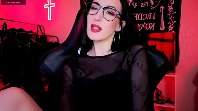Miss Alice   online show from May 26, 11:34 pm