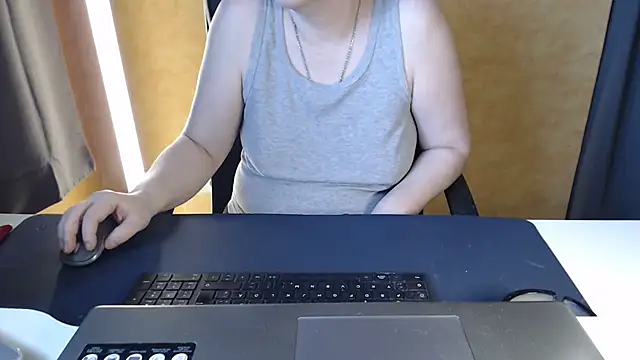 Sweet Phoenix online show from February 16, 8:10 am