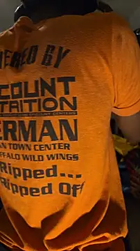 Snapshot of dominatingblacklove chatting on January 10, 8:05 am dominatingblacklove online show from January 10, 8:05 am