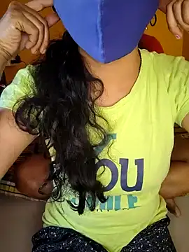 Snapshot of lovelygirl4567 chatting on February 4, 4:15 am lovelygirl4567 online show from February 4, 4:15 am