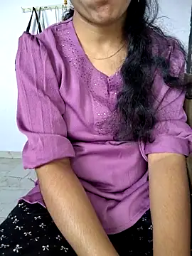 lovelygirl4567 online show from December 15, 5:44 am